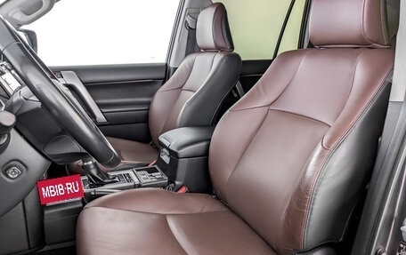 Toyota Land Cruiser Prado 150 рестайлинг 2, 2019 год, 4 990 000 рублей, 20 фотография