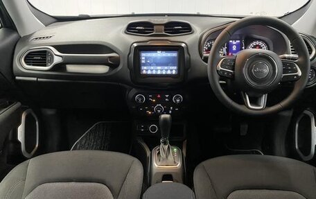 Jeep Renegade I рестайлинг, 2022 год, 1 600 000 рублей, 13 фотография