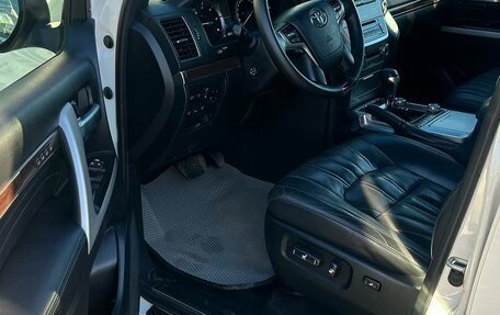 Toyota Land Cruiser 200, 2019 год, 6 700 000 рублей, 2 фотография