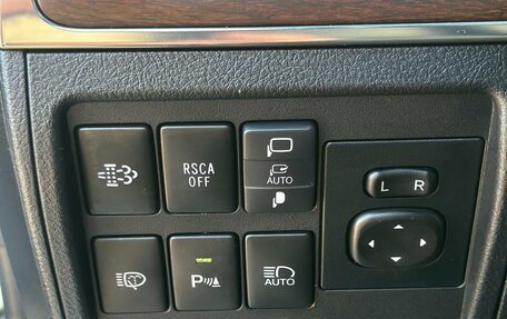 Toyota Land Cruiser 200, 2019 год, 6 700 000 рублей, 10 фотография