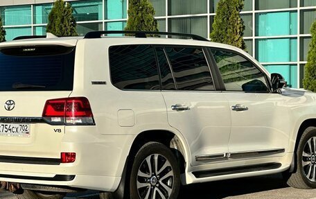 Toyota Land Cruiser 200, 2019 год, 6 700 000 рублей, 21 фотография