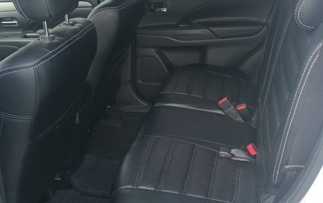 Mitsubishi Outlander III рестайлинг 3, 2013 год, 1 250 000 рублей, 10 фотография