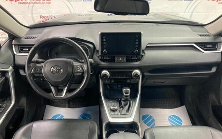 Toyota RAV4, 2021 год, 3 150 000 рублей, 10 фотография