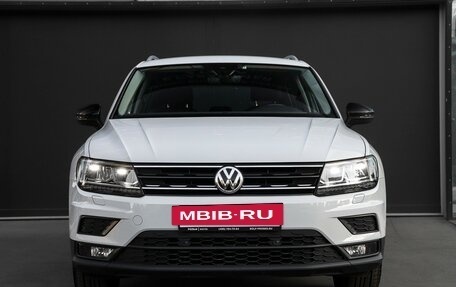 Volkswagen Tiguan II, 2019 год, 2 165 000 рублей, 2 фотография