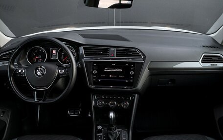 Volkswagen Tiguan II, 2019 год, 2 165 000 рублей, 10 фотография