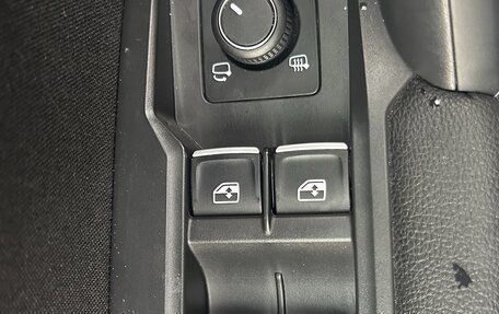 Volkswagen Tiguan II, 2019 год, 3 550 000 рублей, 28 фотография