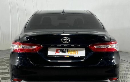 Toyota Camry, 2019 год, 2 290 000 рублей, 6 фотография