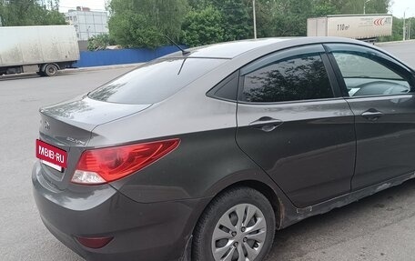 Hyundai Solaris II рестайлинг, 2011 год, 440 000 рублей, 4 фотография