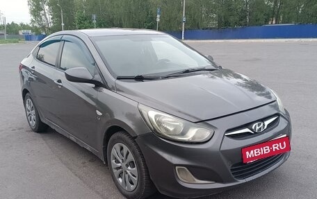 Hyundai Solaris II рестайлинг, 2011 год, 440 000 рублей, 7 фотография