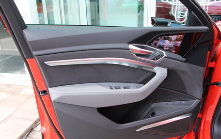 Audi e-tron I, 2021 год, 6 990 000 рублей, 13 фотография