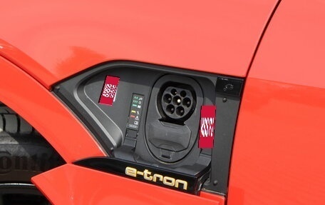 Audi e-tron I, 2021 год, 6 990 000 рублей, 37 фотография