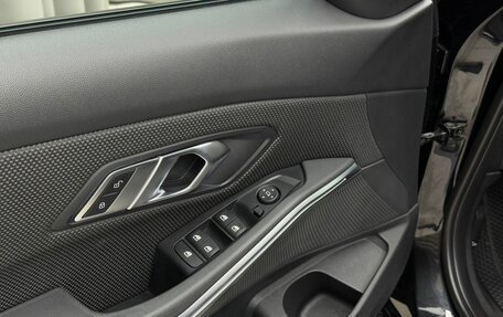 BMW 3 серия, 2019 год, 3 790 000 рублей, 10 фотография