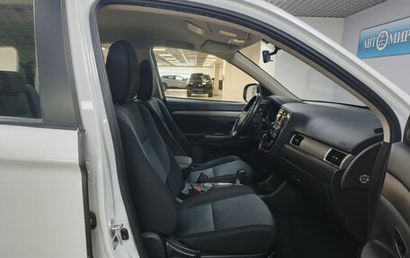 Mitsubishi Outlander III рестайлинг 3, 2015 год, 1 628 000 рублей, 10 фотография