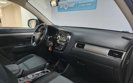 Mitsubishi Outlander III рестайлинг 3, 2015 год, 1 628 000 рублей, 12 фотография