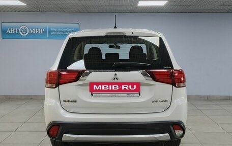 Mitsubishi Outlander III рестайлинг 3, 2015 год, 1 628 000 рублей, 6 фотография