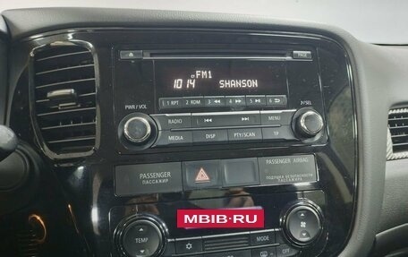 Mitsubishi Outlander III рестайлинг 3, 2015 год, 1 628 000 рублей, 18 фотография