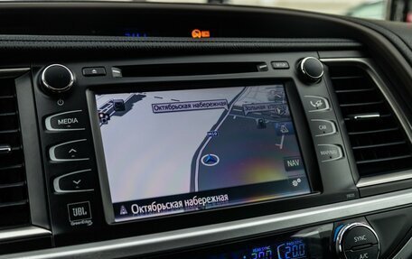 Toyota Highlander III, 2013 год, 2 750 000 рублей, 21 фотография