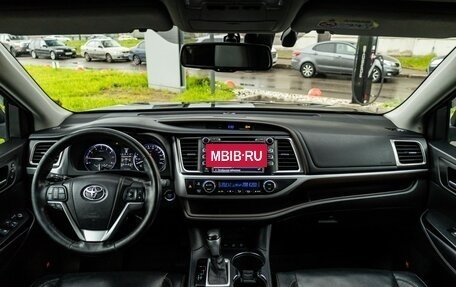 Toyota Highlander III, 2013 год, 2 750 000 рублей, 19 фотография