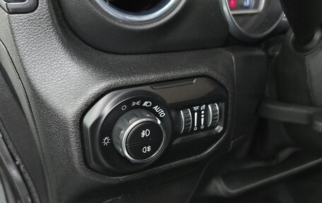 Jeep Wrangler, 2021 год, 3 336 000 рублей, 15 фотография