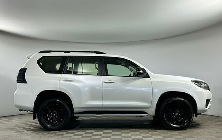 Toyota Land Cruiser Prado 150 рестайлинг 2, 2021 год, 6 500 000 рублей, 4 фотография