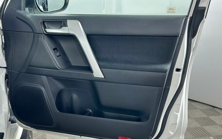 Toyota Land Cruiser Prado 150 рестайлинг 2, 2021 год, 6 500 000 рублей, 21 фотография
