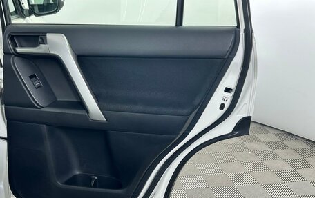 Toyota Land Cruiser Prado 150 рестайлинг 2, 2021 год, 6 500 000 рублей, 22 фотография