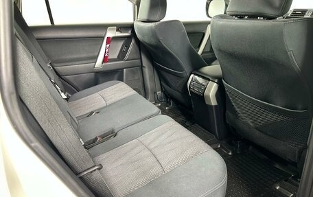 Toyota Land Cruiser Prado 150 рестайлинг 2, 2021 год, 6 500 000 рублей, 13 фотография
