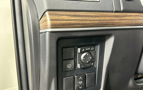 Toyota Land Cruiser Prado 150 рестайлинг 2, 2021 год, 6 500 000 рублей, 27 фотография