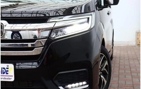 Honda Stepwgn IV, 2018 год, 1 350 000 рублей, 4 фотография