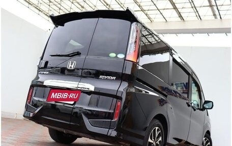 Honda Stepwgn IV, 2018 год, 1 350 000 рублей, 7 фотография
