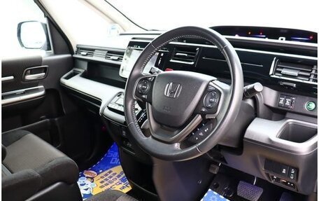 Honda Stepwgn IV, 2018 год, 1 350 000 рублей, 15 фотография