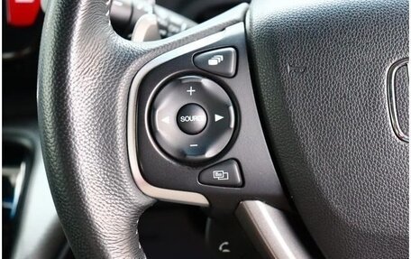 Honda Stepwgn IV, 2018 год, 1 350 000 рублей, 17 фотография