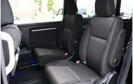 Honda Stepwgn IV, 2018 год, 1 350 000 рублей, 29 фотография