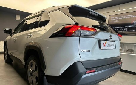 Toyota RAV4, 2021 год, 3 029 000 рублей, 7 фотография