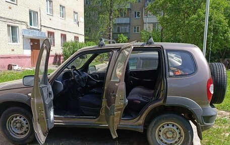 Chevrolet Niva I рестайлинг, 2012 год, 550 000 рублей, 2 фотография