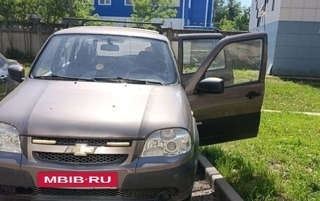 Chevrolet Niva I рестайлинг, 2012 год, 550 000 рублей, 3 фотография
