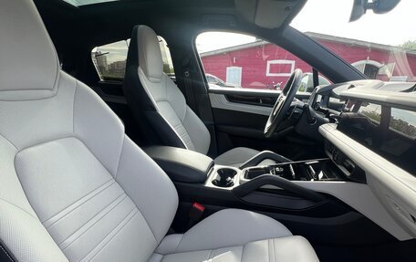 Porsche Cayenne III, 2023 год, 20 000 000 рублей, 13 фотография