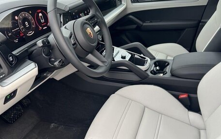 Porsche Cayenne III, 2023 год, 20 000 000 рублей, 20 фотография