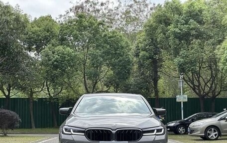 BMW 5 серия, 2022 год, 5 400 008 рублей, 2 фотография