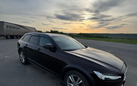 Volvo V90 Cross Country I рестайлинг, 2017 год, 2 328 000 рублей, 9 фотография