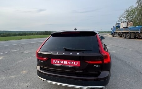 Volvo V90 Cross Country I рестайлинг, 2017 год, 2 328 000 рублей, 5 фотография