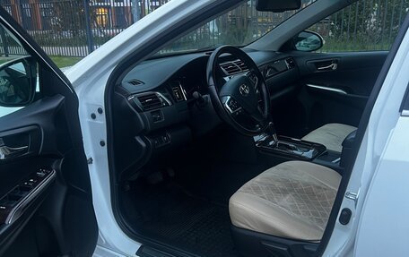 Toyota Camry, 2015 год, 1 890 000 рублей, 6 фотография