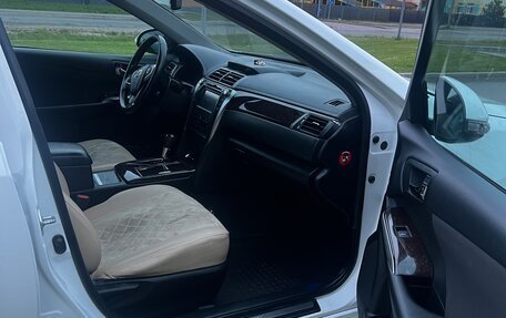 Toyota Camry, 2015 год, 1 890 000 рублей, 7 фотография