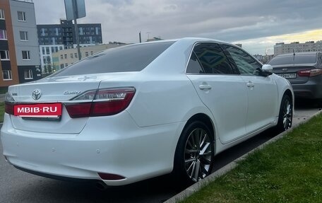 Toyota Camry, 2015 год, 1 890 000 рублей, 4 фотография