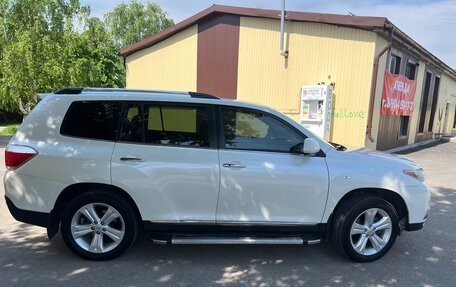Toyota Highlander III, 2012 год, 2 500 000 рублей, 4 фотография