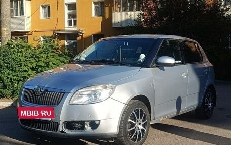 Skoda Fabia II, 2009 год, 380 000 рублей, 2 фотография
