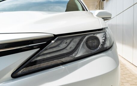 Toyota Camry, 2023 год, 3 890 000 рублей, 7 фотография