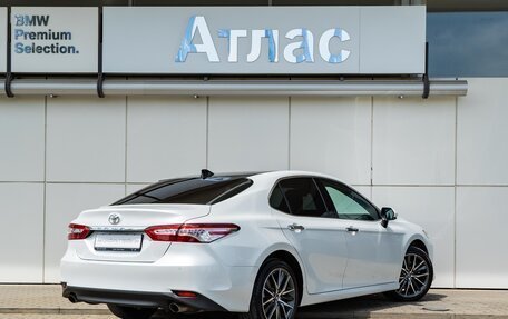 Toyota Camry, 2023 год, 3 890 000 рублей, 5 фотография