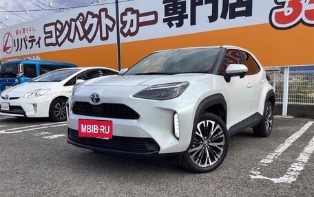 Toyota Yaris Cross, 2022 год, 1 420 000 рублей, 2 фотография