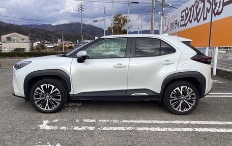 Toyota Yaris Cross, 2022 год, 1 420 000 рублей, 8 фотография